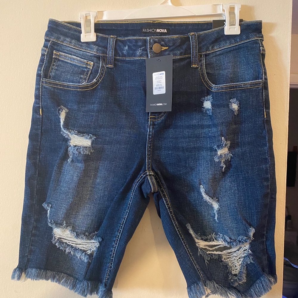 BERMUDA SHORTS PLEASE READ DESCRIPTION